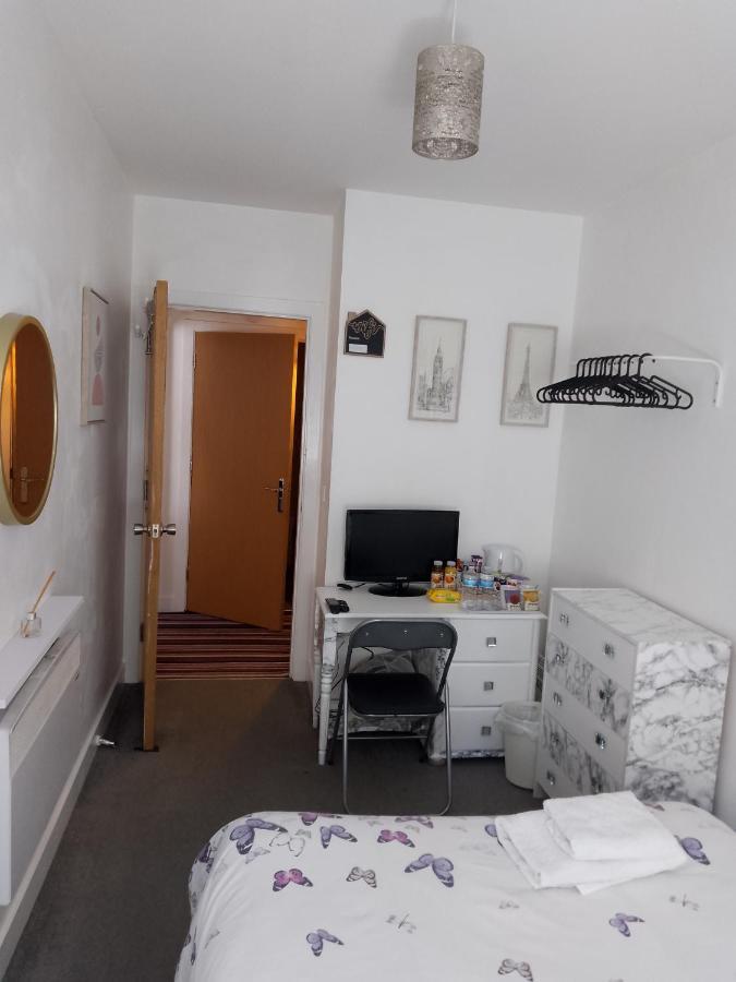 Bed And Breakfast Double Room Chester City Centre, Free Parking Esterno foto